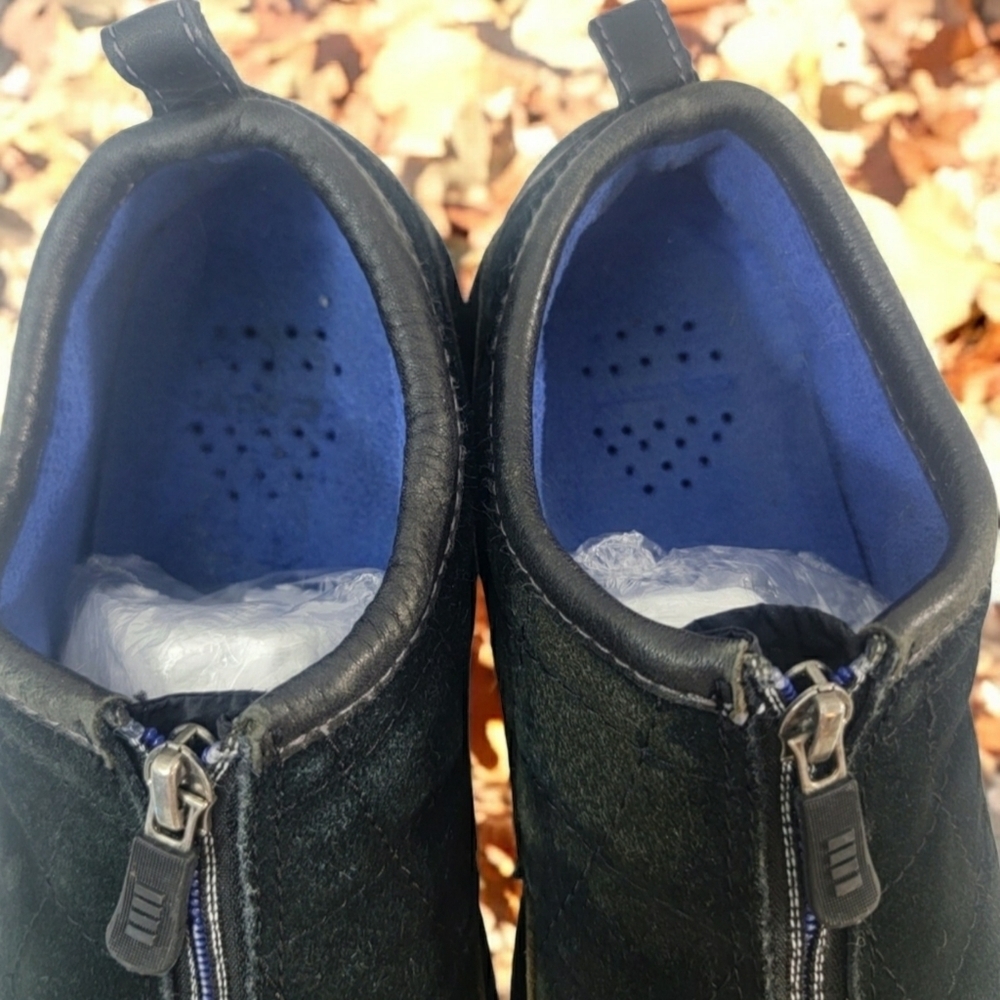 Lands End Women's size 8B. In excellent condition. These are so comfortable. - Picture 7 of 7